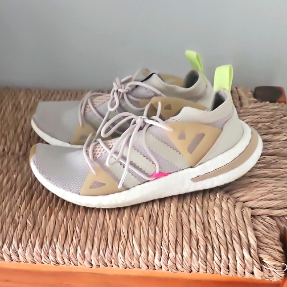 Adidas Size 7.5 Tan Sneakers - Picture 1 of 6